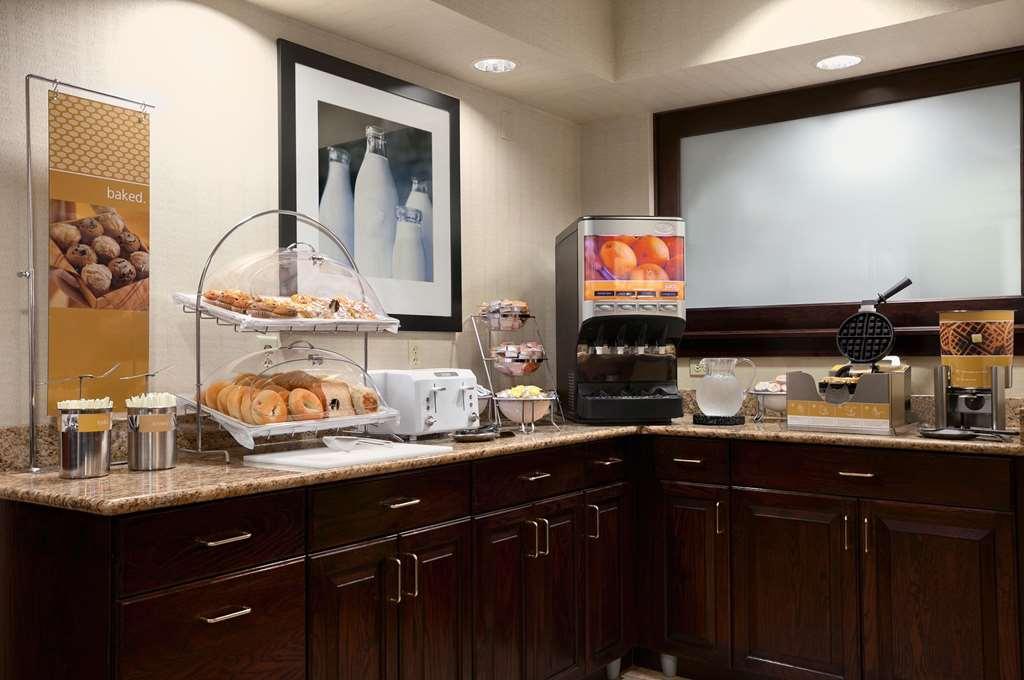Hampton Inn Cleveland-Solon Restaurant foto